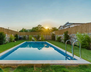 Kaş Bezirgan'da Huzurlu Konumda, Özel Havuzlu, Şık Villa - 5