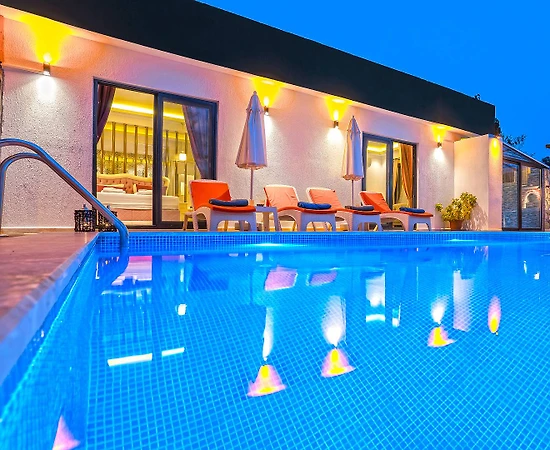Kaş Üzümlü'de Doğa İçerisinde, Özel Havuzlu, Kiralık Villa - 1