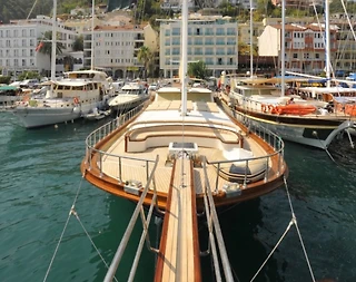 Muğla Fethiye'de 10 Kişilik, Geniş İç Hacme Sahip, Ahşap Gulet - 1