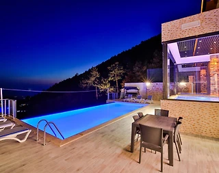 Kaş İslamlar'da Doğayla İç İçe, Açık ve Kapalı Havuzlu, Konforlu Villa - 4