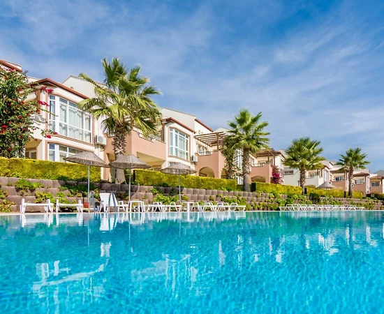 Didim Akbük'te Tesis İçerisinde, Deniz Manzaralı, 3+1, Dubleks Ev - 1