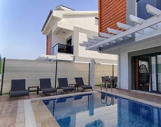 Fethiye Karagedik'te Geniş Ailelere Uygun, Özel Havuzlu, Ferah Villa - 2