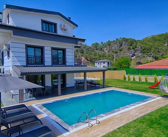 Fethiye İnlice'de Geniş Bahçeli, Özel Havuzlu, 5+1 Kiralık Villa - 1