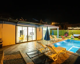 Kaş Bezirgan'da Kalabalık Gruplara Uygun, Özel Havuzlu, Kiralık Villa - 2