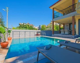 Fethiye Foça'da Merkezi Konumda, Özel Havuzlu, Modern Villa - 2