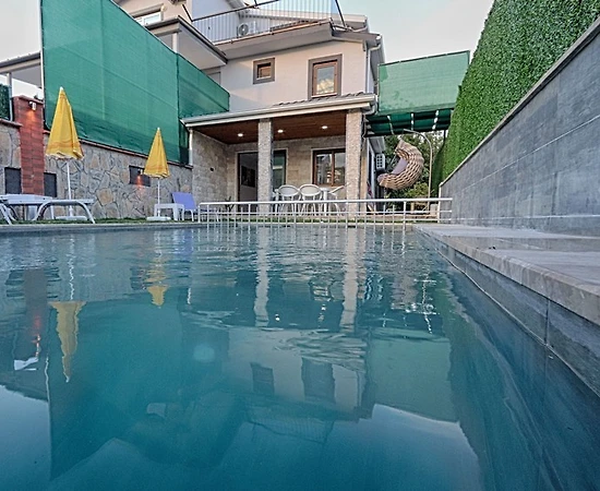 Fethiye'de Merkezi Konumda, Yetişkin ve Çocuk Havuzlu, Müstakil Villa - 1