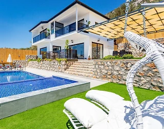 Kaş Akbel'de Deniz Manzaralı, Özel Havuzlu ve Jakuzili, Bahçeli Villa - 1