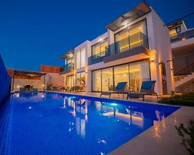 Kaş Kalkan'da Lüks Dizayn Edilmiş, Korunaklı Havuzlu, Kiralık Villa - 3