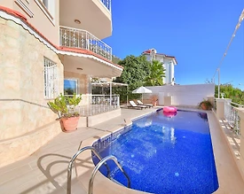 Kalkan Merkez'de Denize Yürüyüş Mesafesinde, Özel Havuzlu, Kiralık Villa - 2