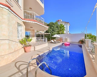 Kalkan Merkez'de Denize Yürüyüş Mesafesinde, Özel Havuzlu, Şık Villa - 2