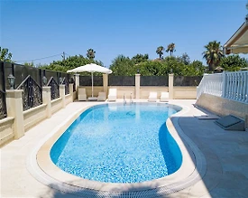 Antalya Kemer'de Denize Yakın, Özel Havuzlu, Geniş Bahçeli Villa - 3