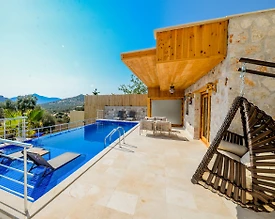 Kaş Bezirgan'da Çocuk Oyun Alanlı, Özel Havuzlu, Bahçeli Villa - 3