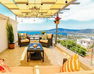 Kaş Bezirgan'da Muhteşem Deniz Manzaralı, Özel Havuzlu, Tripleks Villa - 4