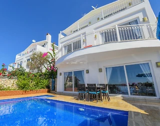 Kalkan Bezirgan'da Doğa Manzaralı, Sonsuzluk Havuzlu, 6 Kişilik Villa - 2