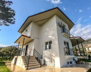 Muğla Köyceğiz'de Doğa İçerisinde, Ortak Havuzlu, Kiralık Villa - 1