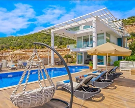 Kaş Kalkan'da Panoramik Deniz Manzaralı, Sonsuzluk Havuzlu, Lüks Villa - 2