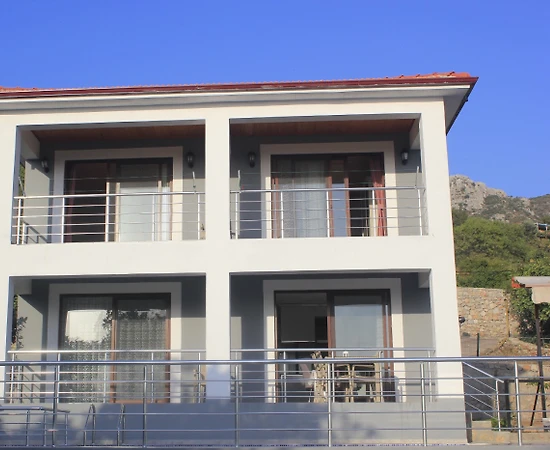 Marmaris'te Muhteşem Deniz Manzaralı, Özel Havuzlu, Şık Villa - 1