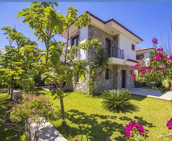 Datça Emecik'te Plaja Yakın Mesafede, Bahçeli, Kiralık Villa - 1