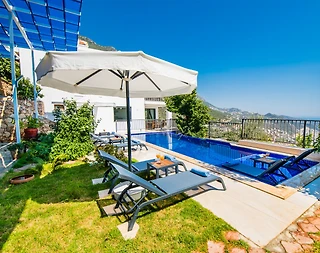 Kaş İslamlar'da Kalabalık Ailelere Uygun, Özel Havuzlu, 4+1 Villa - 2