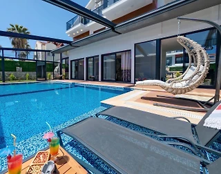 Fethiye Ölüdeniz'de Geniş Ailelere Uygun, Isıtmalı Havuzlu, Lüks Villa - 5