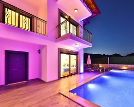 Kaş Andifli'de Eşsiz Doğada, Özel Havuzlu, 3+1 Kiralık Villa - 2