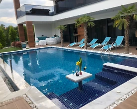 Kemer Çamyuva'da Bahçeli, Isıtmalı Özel Havuzlu, Konforlu Villa - 2