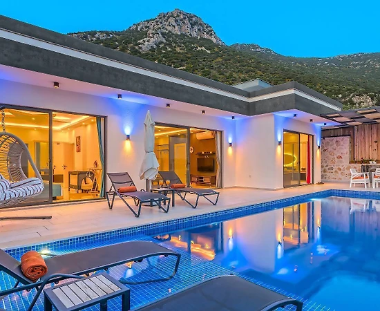 Kaş İslamlar'da Deniz Manzaralı, Özel Havuzlu, Hamam ve Saunalı Villa - 1