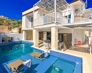 Kaş Kalkan'da Denize Yürüme Mesafesinde, Özel Havuzlu, Tripleks Villa - 1