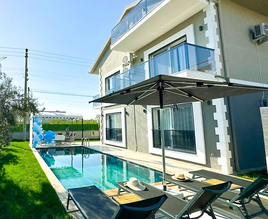 Fethiye Akarca'da Bahçeli ve Özel Havuzlu, Modern Tatil Villası - 1