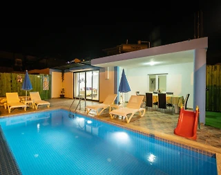 Kaş Bezirgan'da Kalabalık Gruplara Uygun, Özel Havuzlu, Kiralık Villa - 1