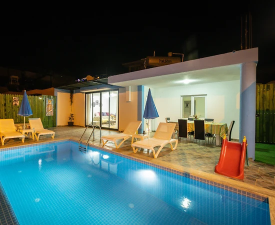 Kaş Bezirgan'da Kalabalık Gruplara Uygun, Özel Havuzlu, Kiralık Villa - 1
