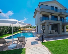 Fethiye'de Merkezi Konumda, Geniş Bahçeli, Özel Havuzlu, Lüks Villa - 3
