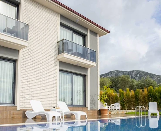 Marmaris Söğüt'te Muhteşem Deniz Manzaralı, Özel Havuzlu, Lüks Villa - 1