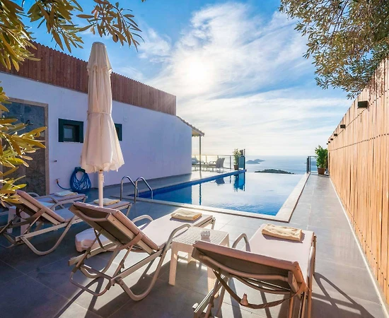 Kaş Bezirgan'da Muhteşem Deniz Manzaralı, Sonsuzluk Havuzlu, Kiralık Villa - 1