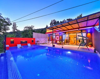 Kaş İslamlar'da Doğa İle İç İçe, Kapalı Havuzlu, Balayı Villası - 1