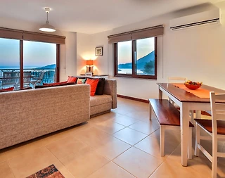 Kaş Andifli'de Muhteşem Manzaralı, Denize Yakın, 6 Kişilik Ev - 4