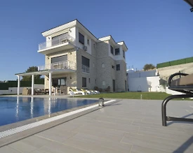 Çeşme'de Görkemli Deniz ve Doğa Manzaralı, Özel Havuzlu, Kiralık Villa - 3