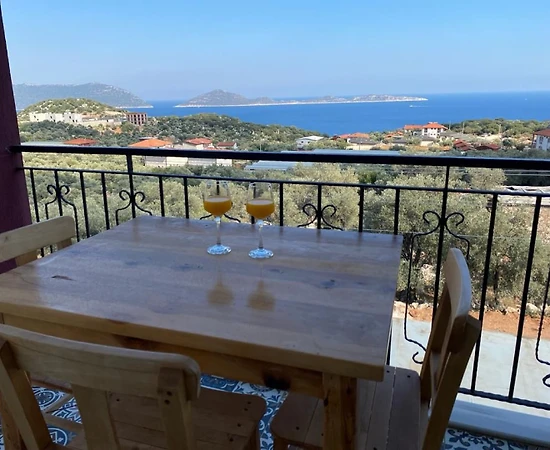 Kaş Belenli'de Eşsiz Deniz Manzaralı, Ortak Havuzlu, Jakuzili Daire - 1