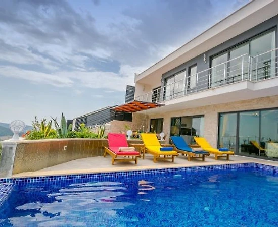Kaş İslamlar'da Deniz ve Doğa Manzaralı, Özel Havuzlu, Kiralık Villa - 1