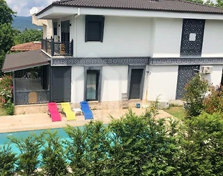 Sapanca Kırkpınar'da Enfes Bahçeye Sahip, Özel Havuzlu, Geniş Villa - 4