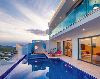 Kaş İslamlar'da Deniz Manzaralı, Sonsuzluk Havuzlu, Kiralık Villa - 1