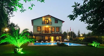 Sakarya Sapanca'da Elverişli Konumda, Özel Havuzlu, Geniş Villa