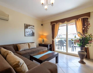 Didim Akbük'te Denize Sıfır, Eşsiz Manzaralı, Konforlu Tatil Villası - 5