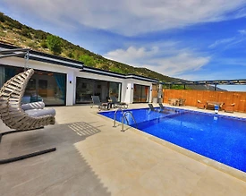 Kaş Sarıbelen'de Sakin Konumda, Özel Havuzlu, 5 Kişilik Villa - 2