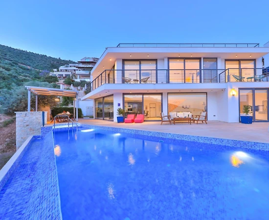 Kalkan'da Deniz Manzaralı, Yetişkin ve Çocuk Havuzlu, Merkezi Villa - 1