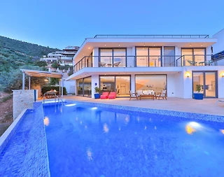 Kalkan'da Deniz Manzaralı, Yetişkin ve Çocuk Havuzlu, Merkezi Villa - 1