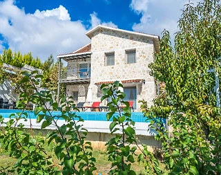 Kaş İslamlar'da Geniş Bahçeli, Özel Havuzlu, Kiralık Villa - 1