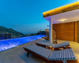 Kaş İslamlar'da Deniz Manzaralı, Sonsuzluk Havuzlu, Kiralık Villa - 3