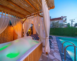 Fethiye Ölüdeniz'de Nezih Konumda, Özel Havuzlu, Lüks Bungalov - 4