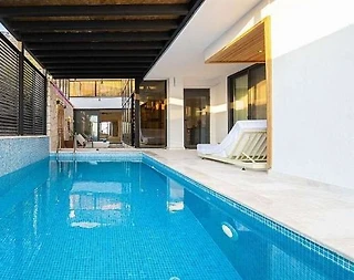 Kaş Bezirgan'da Muhteşem Manzaralı, Sonsuzluk Havuzlu, Lüks Villa - 3